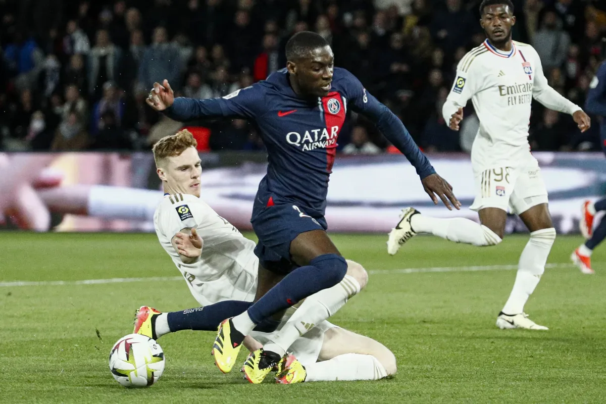 La cible de Manchester United, Randal Kolo Muani, une fois de plus exclue avant le match décisif contre le PSG