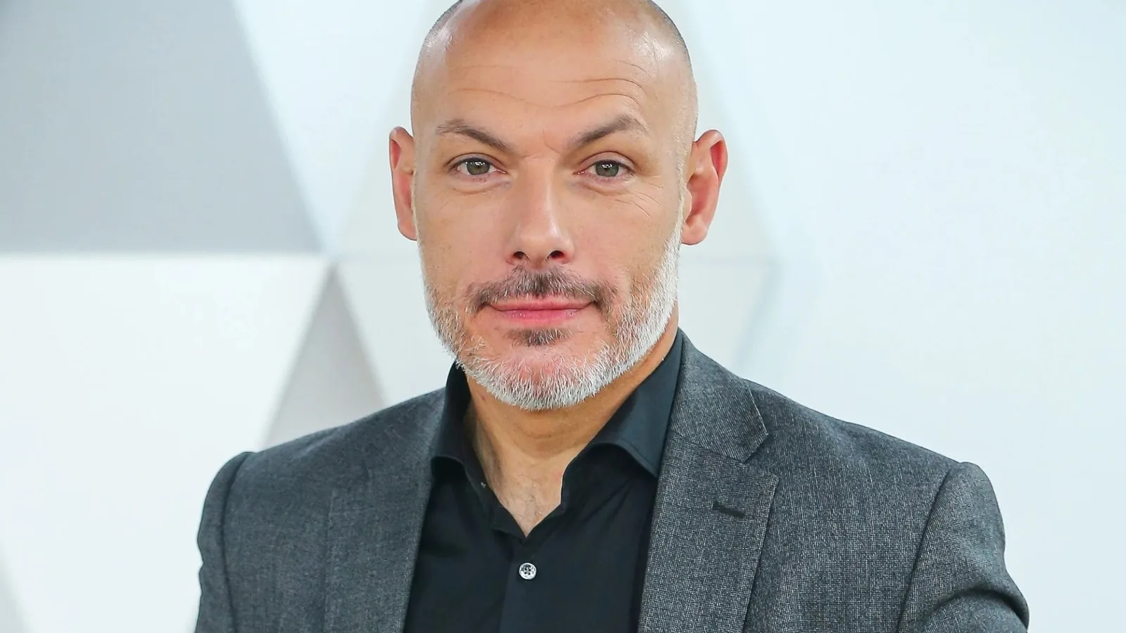 Le président du club de Premier League admet avoir envoyé des SMS au chef des arbitres Howard Webb PENDANT le match avant des décisions controversées