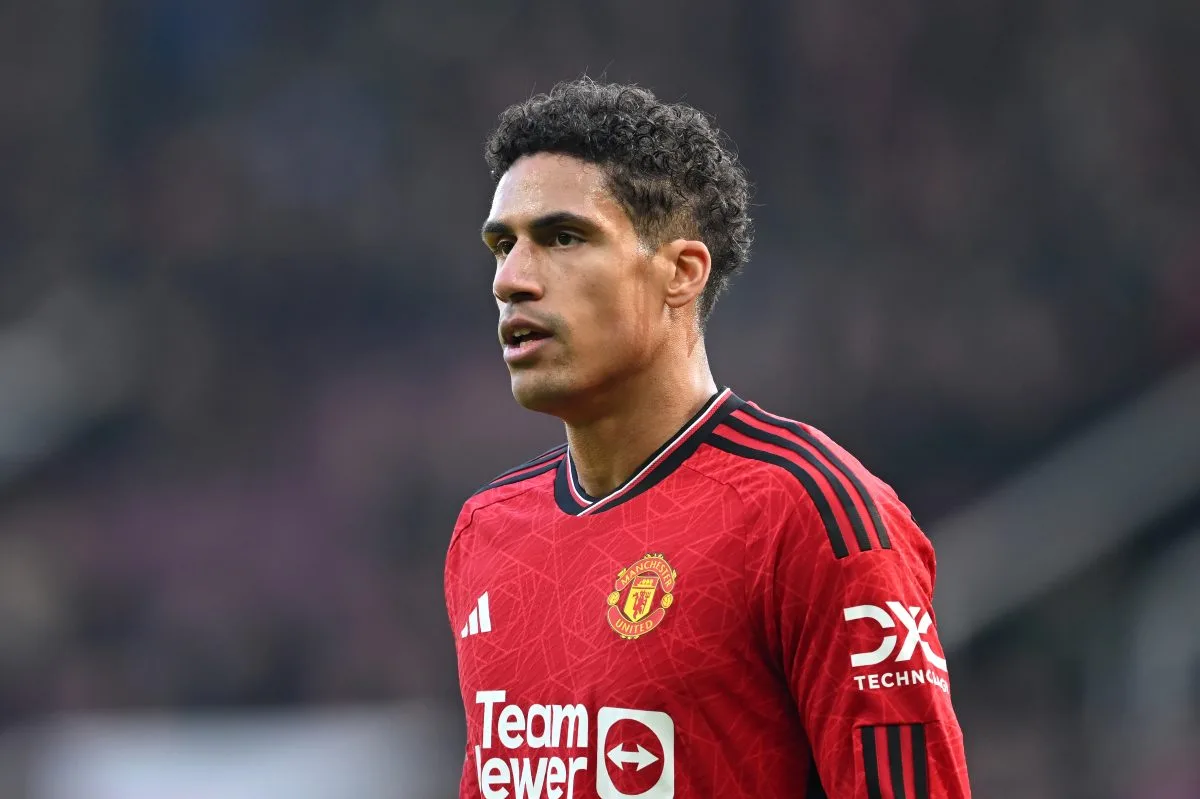 «  Nous nous sommes dit quelques vérités, mais je n’ai pas joué pendant près de deux mois  » – Raphaël Varane lors des retombées avec Erik Ten Hag à Manchester United