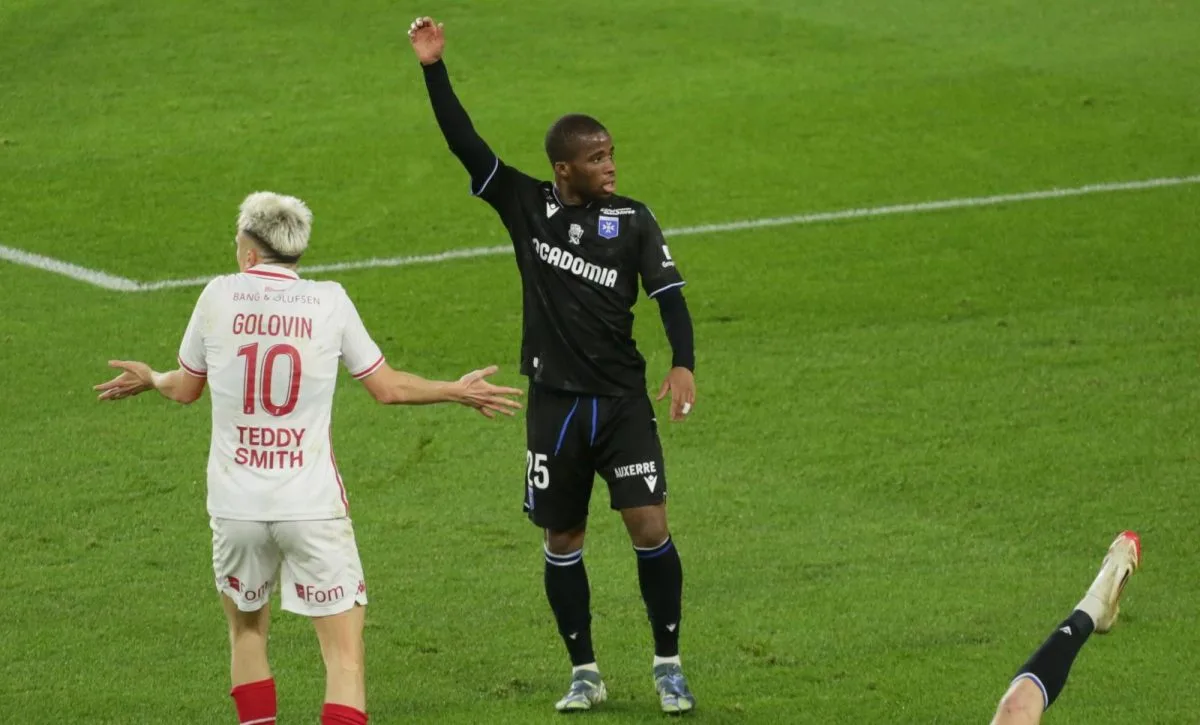 Bournemouth Loreee Hamed Junior Traore fait allusion à Auxerre Stay