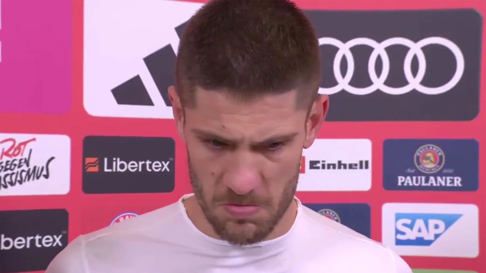 Le flop en colère de la Premier League dit « Je vais probablement recevoir la plus grosse amende de l’histoire de la Bundesliga », alors qu’il jure dans une interview télévisée en direct