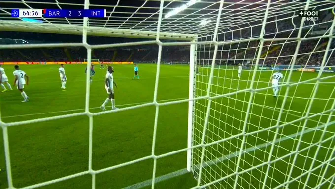 Inter et Barcelone échange des buts au fur et à mesure que le jeu passe à 3-3