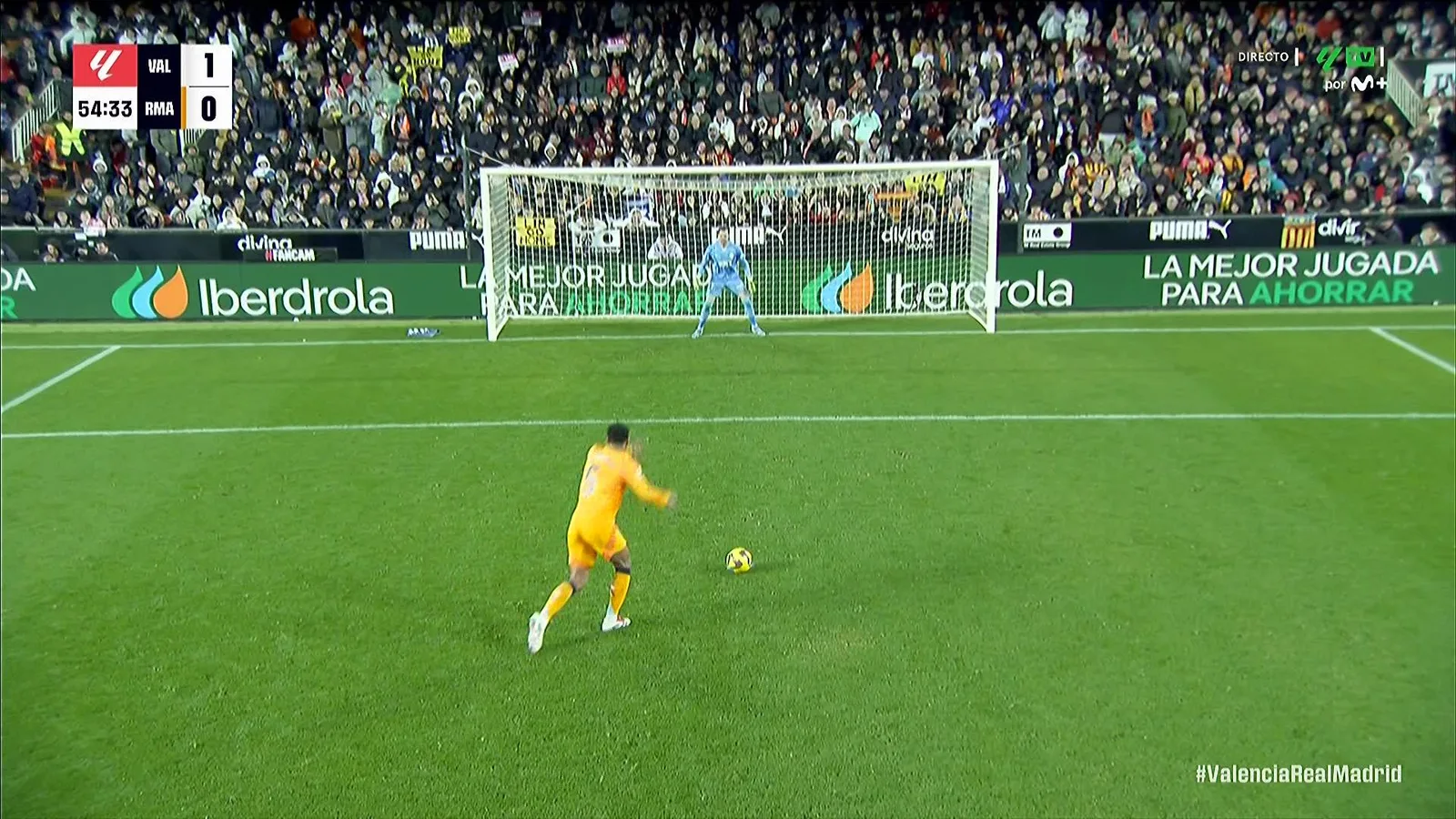 REGARDER: Jude Bellingham rate le penalty du Real Madrid contre Valence après une préparation retardée