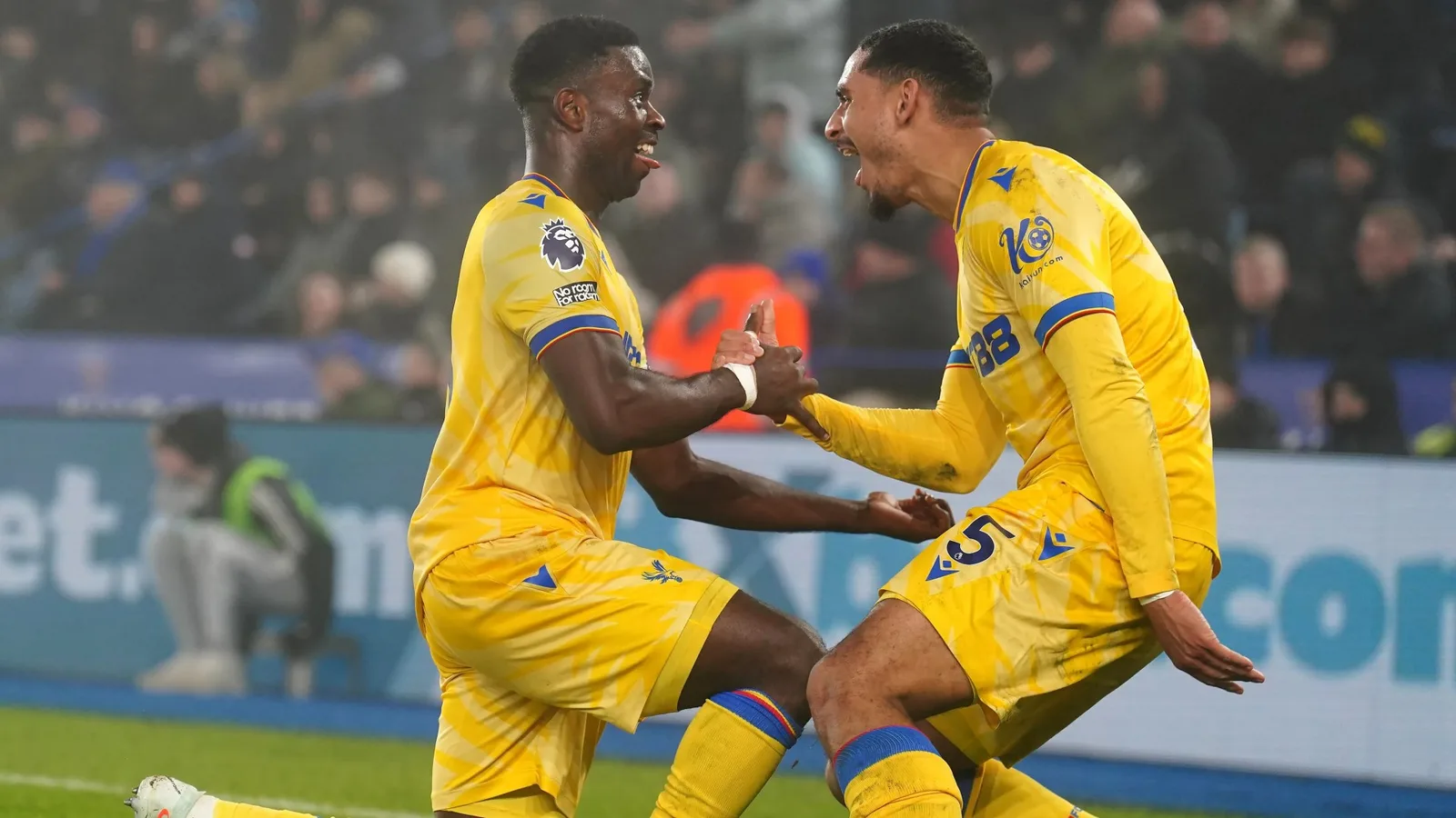 Leicester 0 Crystal Palace 2 : les Foxes perdent un sixième match de championnat consécutif alors que Mateta et Guehi battent les lutteurs pour la relégation