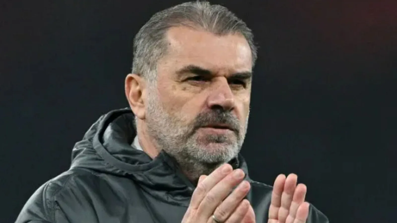 La star de la BBC et ancien chef de Tottenham dit qu’il licencierait Ange Postecoglou et fait le point sur le rachat
