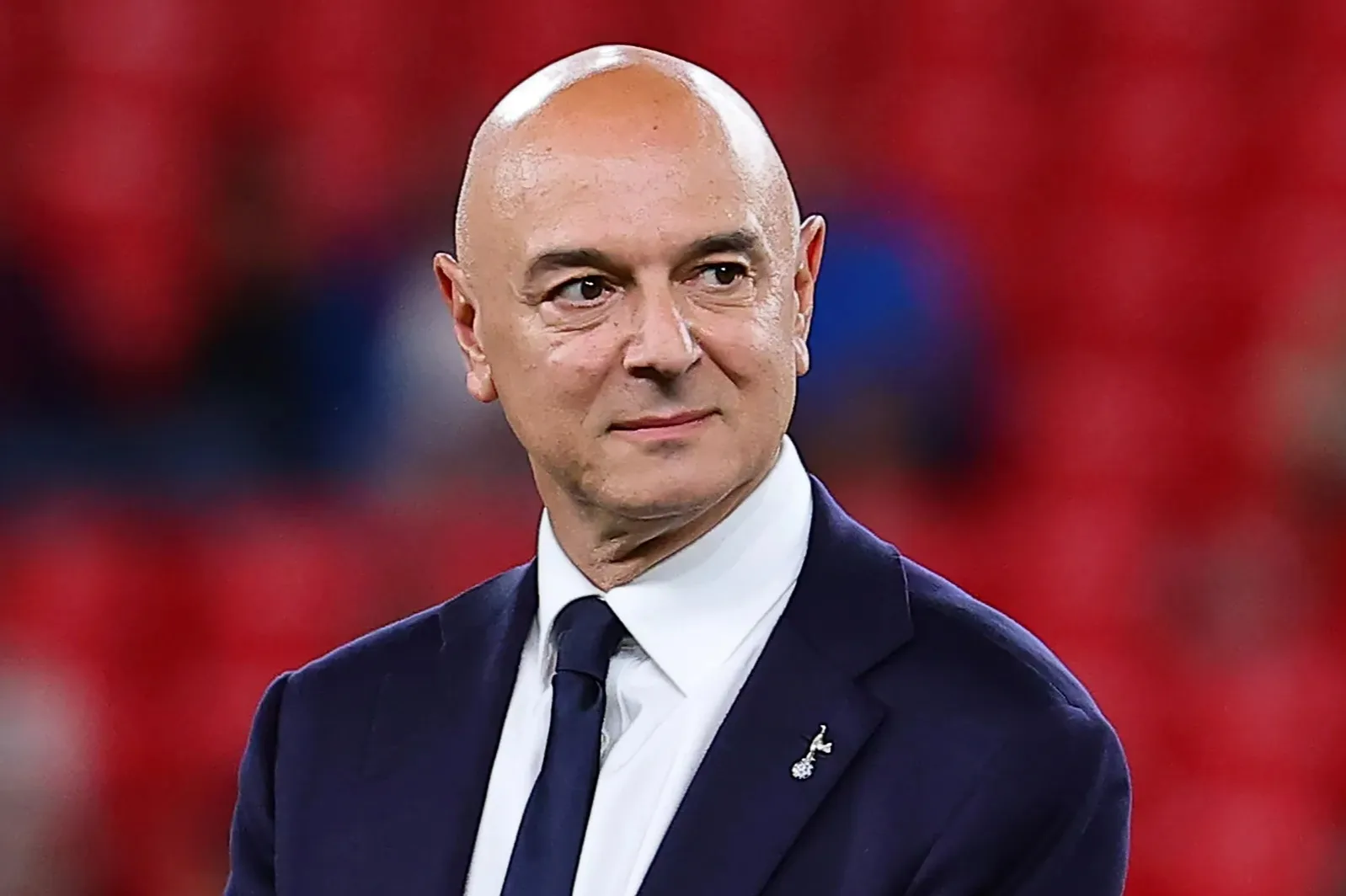 Les Spurs rejetés par l’ancien patron de la ligue Premier et envisagent maintenant Raid sur deux concurrents de Londres à Hunt for New Manager
