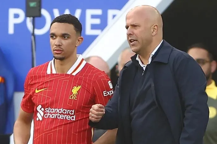 Le moment exact que Trent Alexander-Arnold a dit à Arne Slot qu’il quittait Liverpool alors que les détails de la sortie émergent