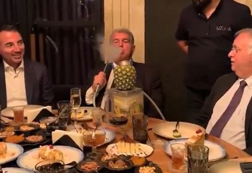 Le président de Barcelone passe une semaine à rechercher des investissements asiatiques et à fumer la chicha