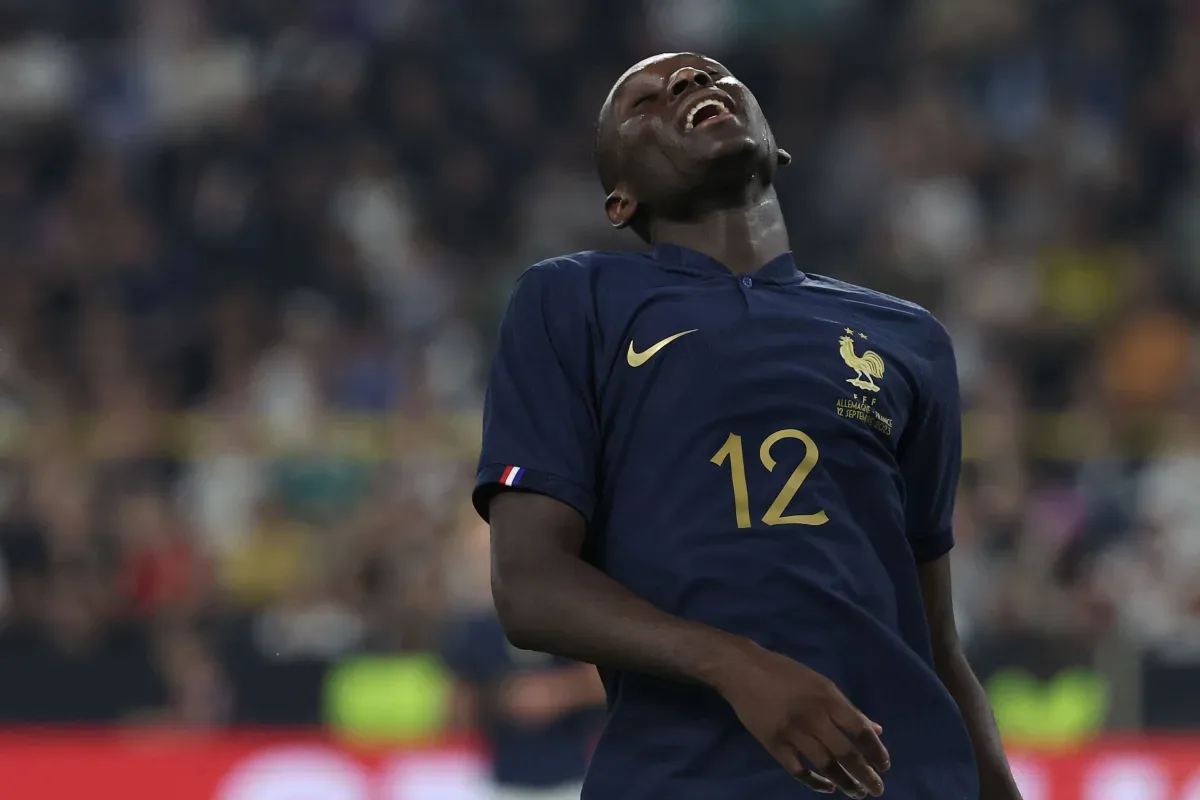 Le transfert de Randal Kolo Muani à la Juventus fait face à un revers après une erreur sur la liste de prêt du PSG
