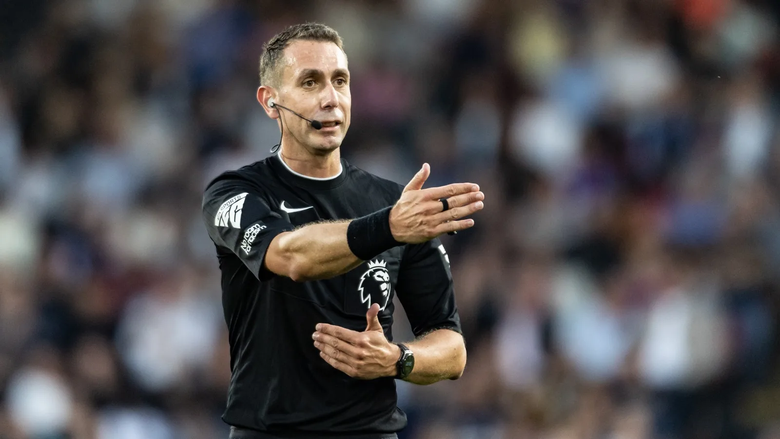 David Coote fait face à une accusation très inhabituelle de la FA pour avoir utilisé le mot « allemand » dans la tirade furieuse de Jurgen Klopp
