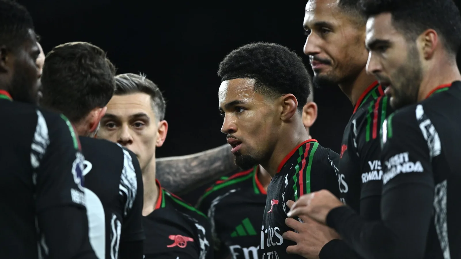 Brighton vs Arsenal LIVE SCORE: l’adolescent Ethan Nwaneri tire dans le premier but pour donner l’avantage aux Gunners alors qu’ils poursuivent Liverpool