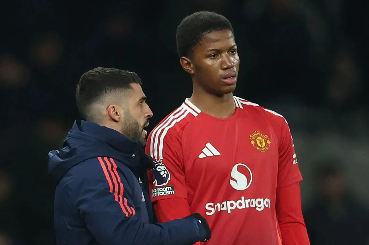 Chido Obi envoie un message à Ruben Amorim après que Teen, 17 ans, a enlevé le banc pendant trois minutes dans Man Utd Loss à Tottenham