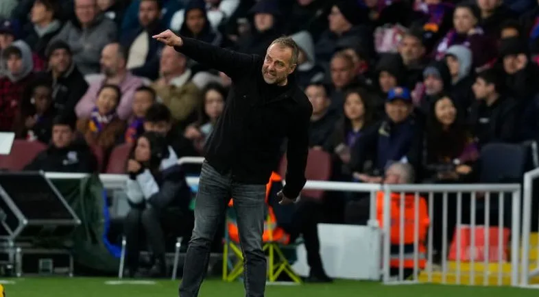« The Red Card … » – Hansi Flick donne une évaluation honnête de la victoire de Barcelone contre la Real Sociedad
