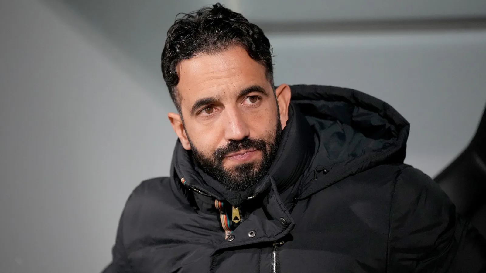 Le Real Madrid « intéressé par DEUX défenseurs de Man Utd » et Ruben Amorim « prêt à permettre au favori des fans de partir »