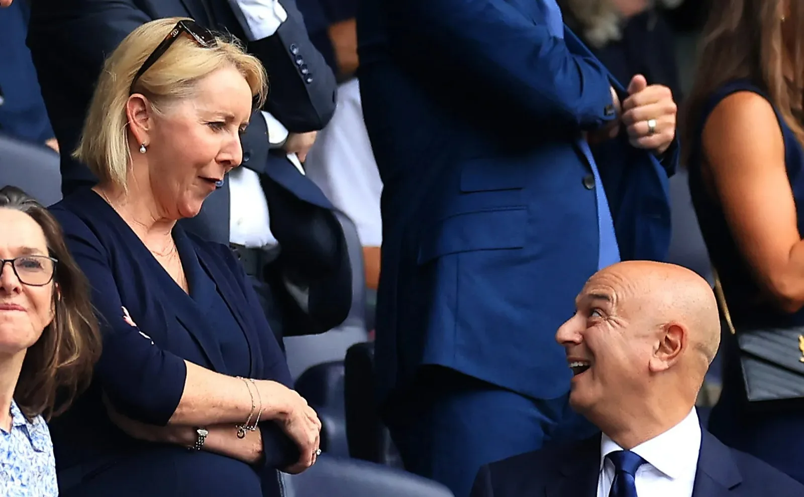 La femme du bras droit de Daniel Levy quitte Tottenham alors que le remaniement de l’été commence avec l’avenir de PostoCoglou également dans le doute