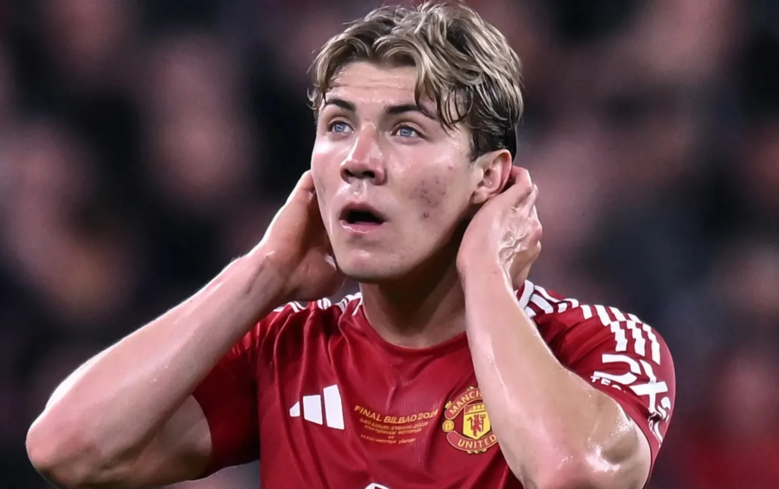 «  Je connais les faits  » – Rasmus Hojlund brise le silence sur les rumeurs de sortie de l’homme UTD alors que les géants de la Ligue des champions alignent le transfert