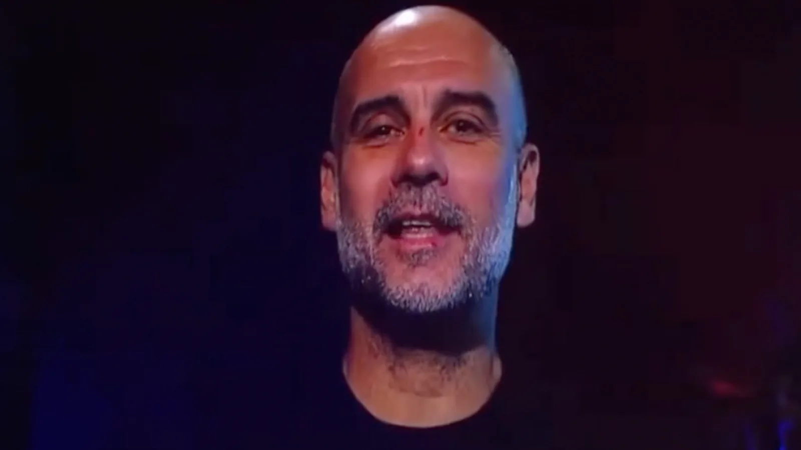Les fans de Man City disent « Liverpool dimanche et il a perdu la tête » alors que Pep Guardiola chante une chanson pour l’anniversaire de Barcelone