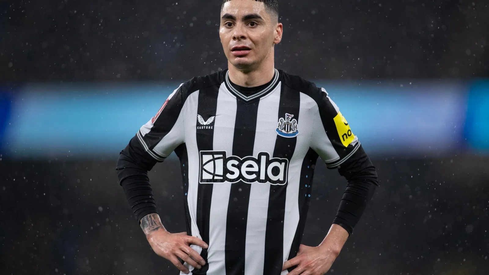 Le paria de Newcastle, Miguel Almiron, a offert une bouée de sauvetage à la Premier League alors que trois clubs s’affrontent pour le transfert de prêt de janvier