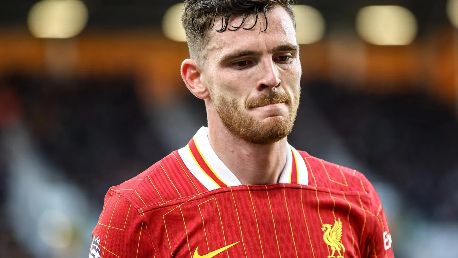 Liverpool a mis trois arrières gauches sur la liste de souhaits de transfert pour remplacer Andy Robertson, dont deux stars de la Premier League