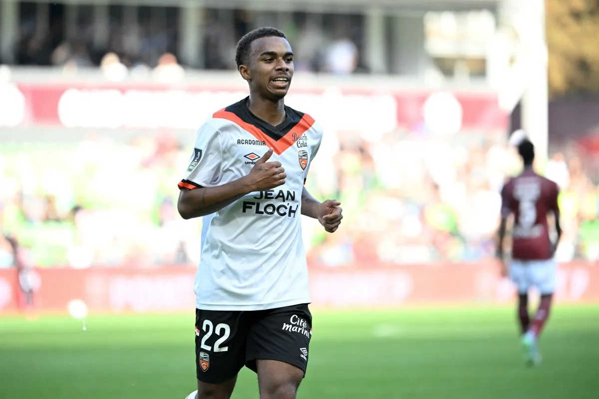 Les négociations de Bournemouth avec Lorient pour Eli Junior Kroupi Stall