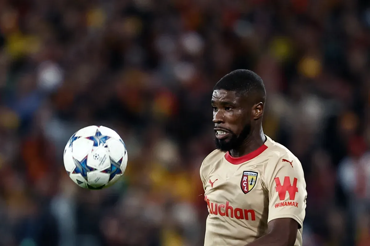Rennes soumet une offre de 22 millions d’euros pour Kevin Danso de l’objectif