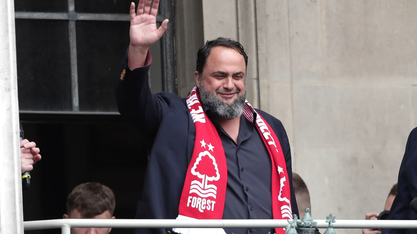 Le propriétaire de la forêt de Nottingham, Evangelos Marinakis, envoie des fans audacieux prédiction de la Ligue des champions
