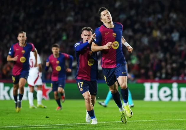 « Très heureux » – Robert Lewandowski réagit en imitant Cristiano Ronaldo et Lionel Messi