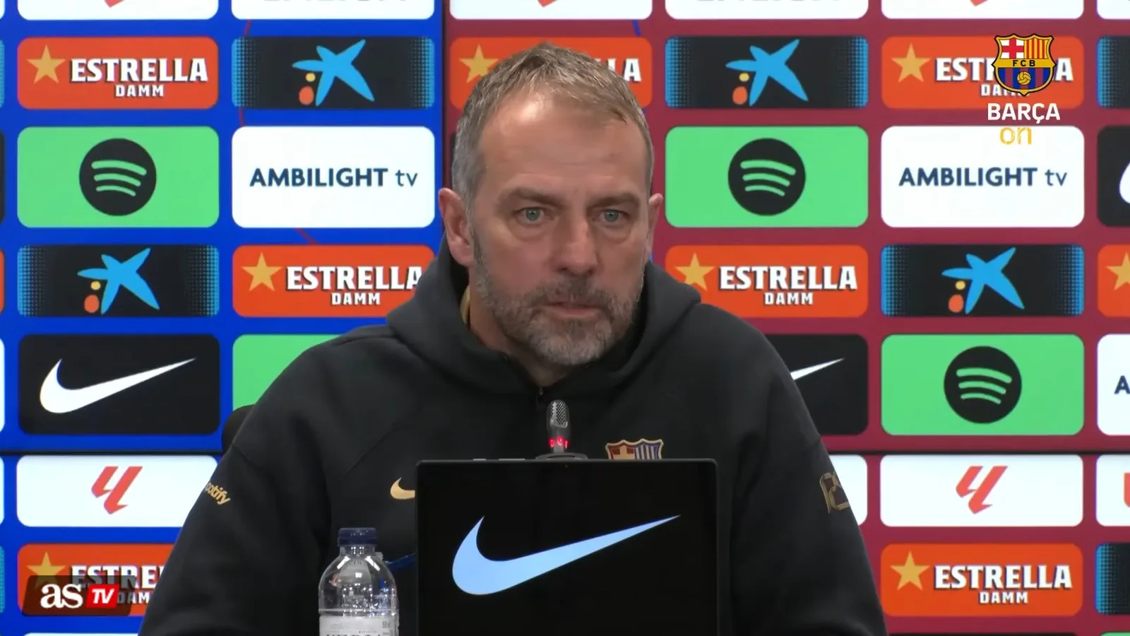 Le manager de Barcelone Hansi Flick défie Ansu Fati pour être comme des coéquipiers