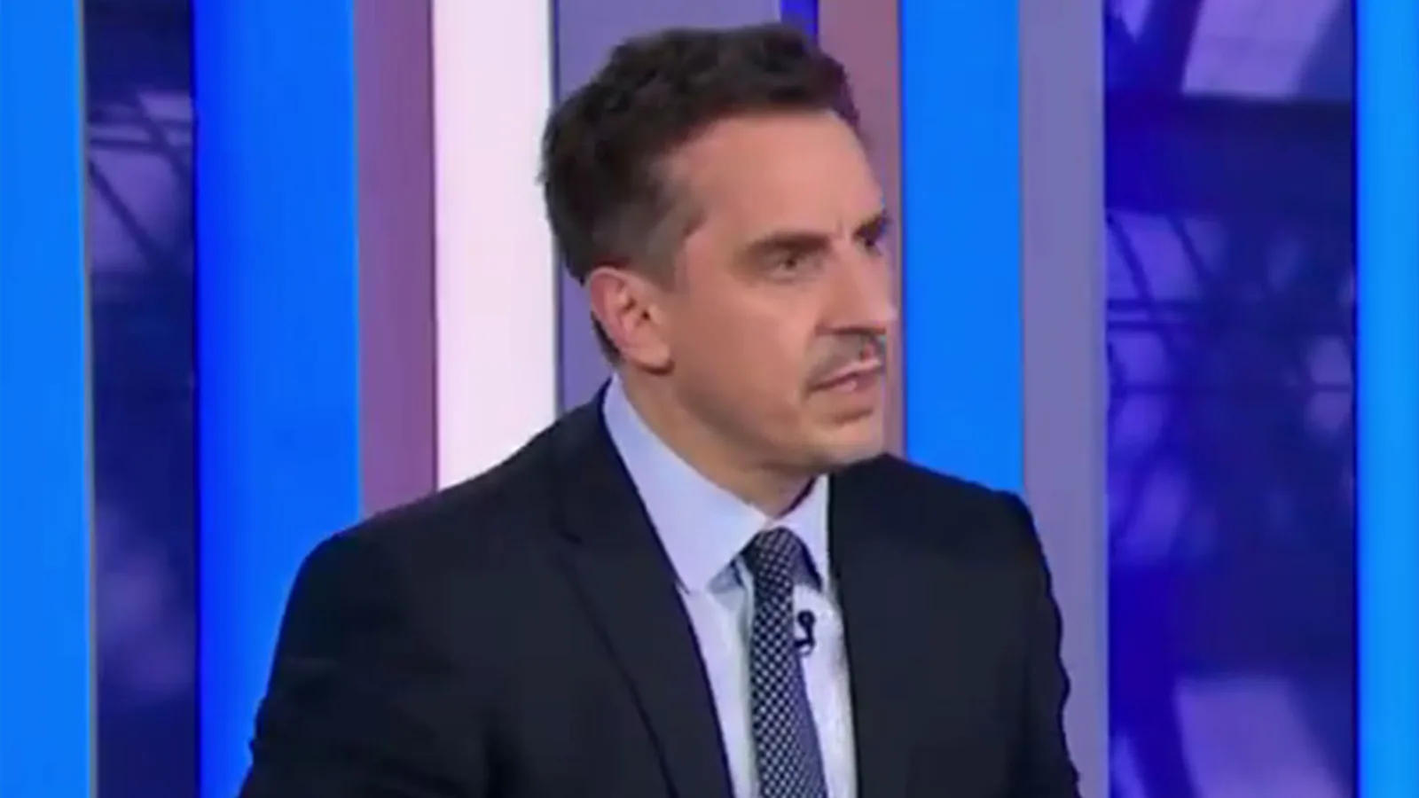 «  La meilleure chose que vous verrez aujourd’hui  » – Arsenal Fans Love Moment Gary Neville est brutalement fermé la critique en direct à la télévision