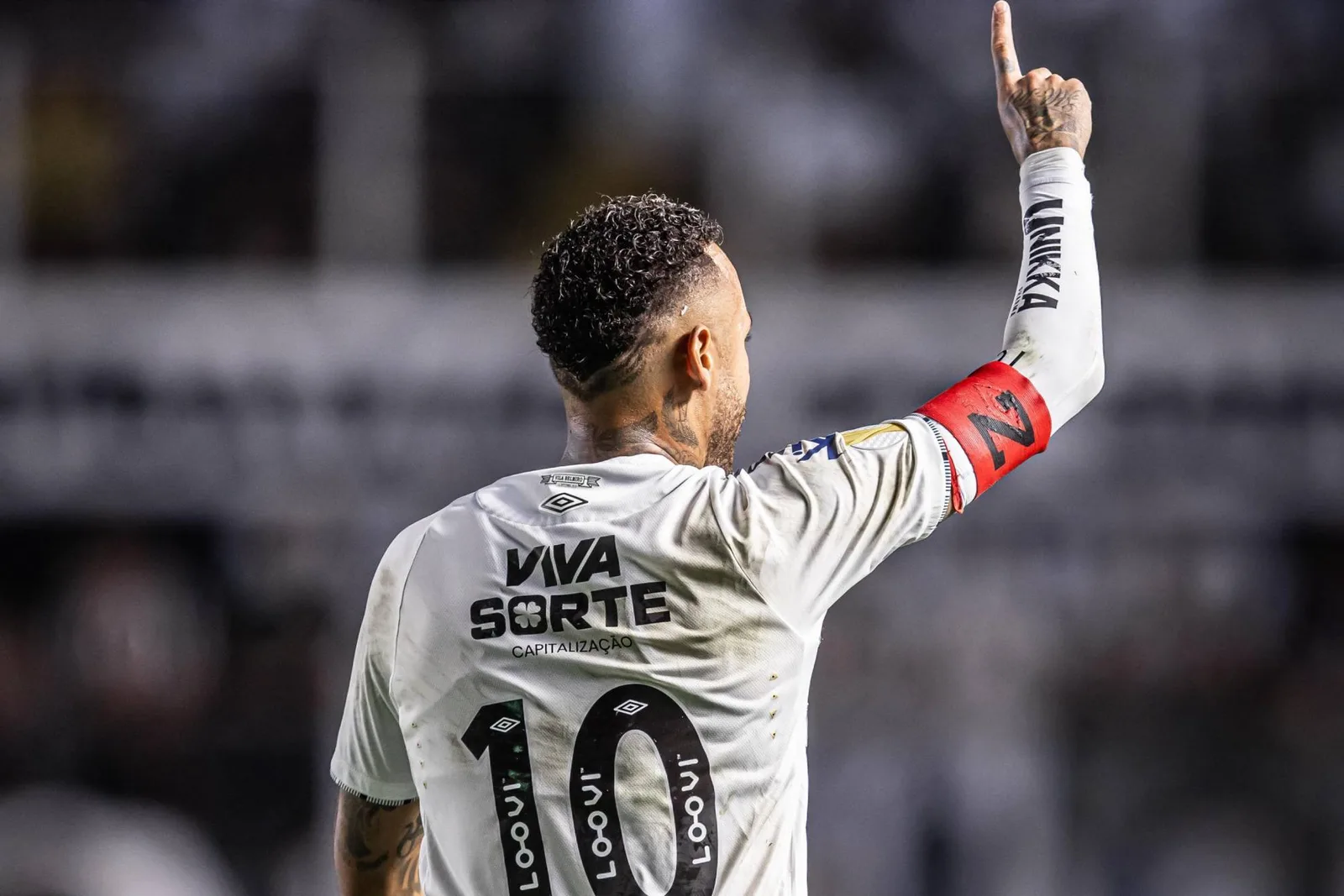 Barcelone a mis le défi Neymar s’il veut retourner au club