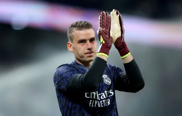 La star du Real Madrid Andriy Lunin se retire de ses fonctions en Ukraine