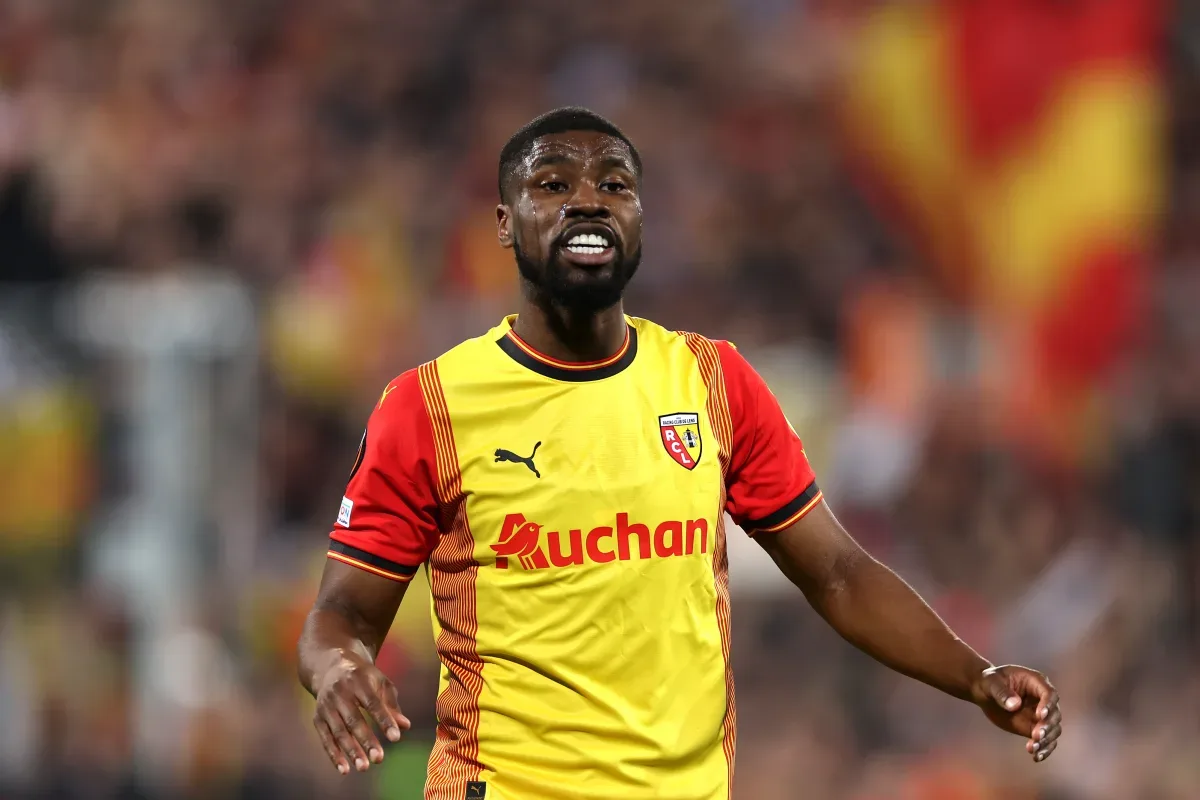 Fenerbahçe teste Lens avec une offre d’ouverture pour Kevin Danso