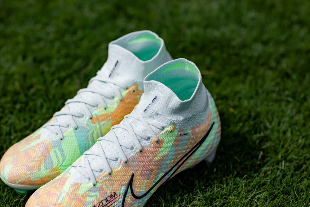 Nouvelle Nike Mercurial composée du air zoom