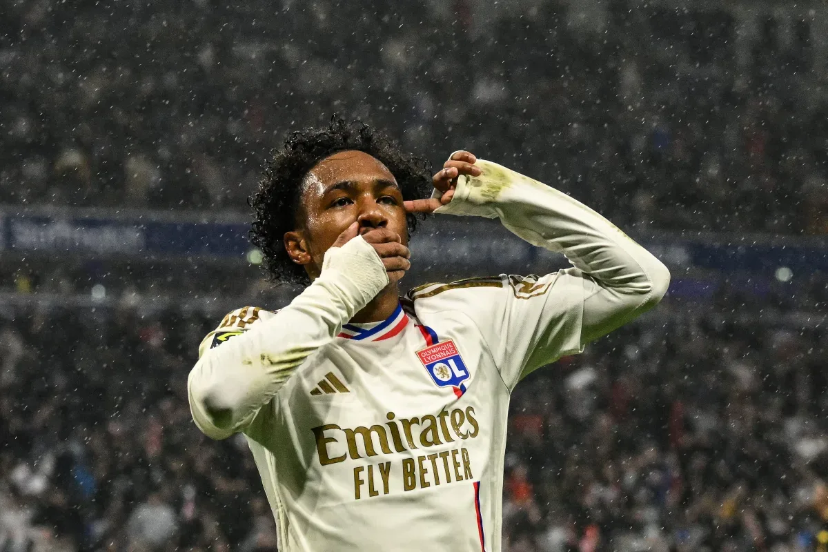 Les clubs encerclent Malick Fofana face aux difficultés financières de Lyon