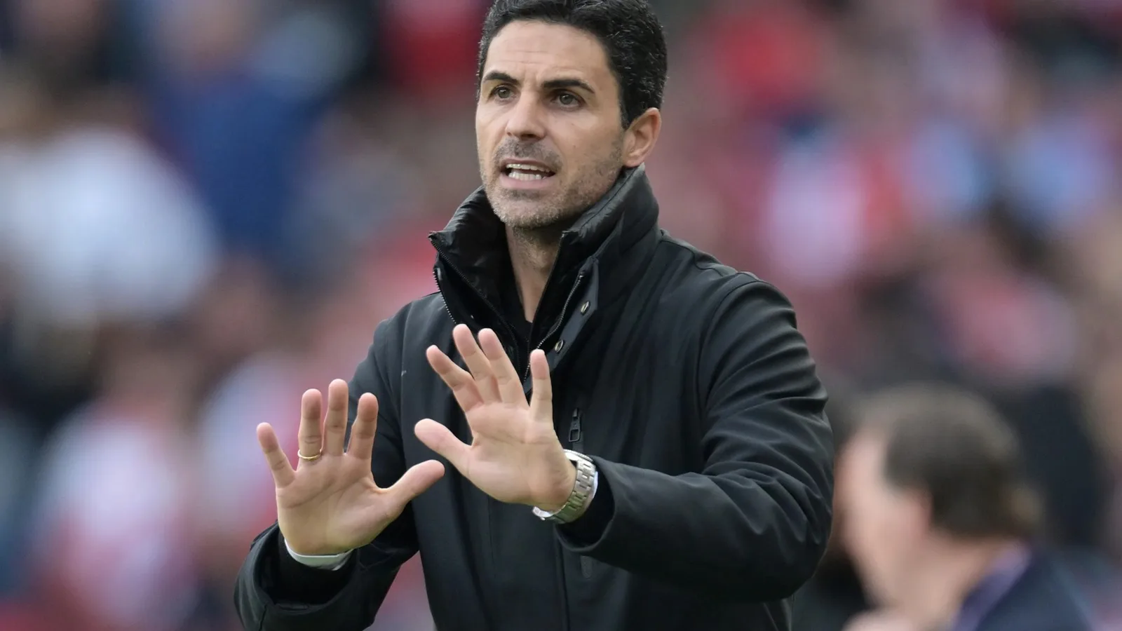 Mikel Arteta a interdit pour le dernier match de saison d’Arsenal après des bouffonneries sur la ligne de touche contre Newcastle