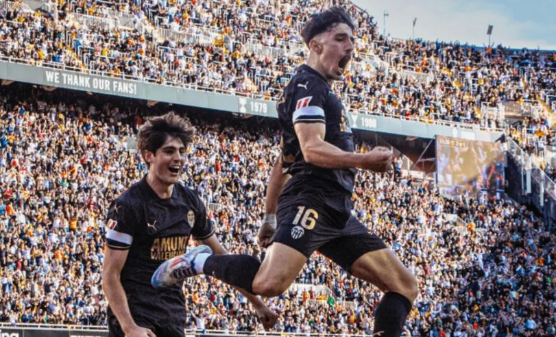 Le joueur de Valence enflamme la querelle avec la superstar de Chelsea Cole Palmer