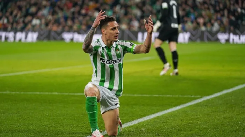 Le vrai chef Betis confirme l’État de jeu Antony avant les discussions de Manchester United