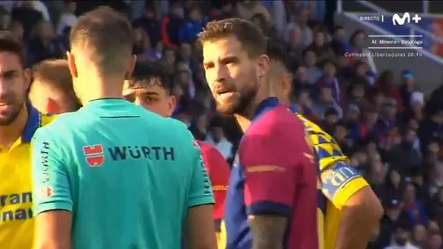 « Il ne vous voit pas » – Les caméras de télévision captent les raisons de la non-attribution du penalty de Barcelone