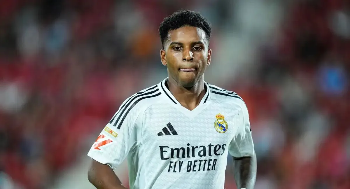 Le trio de Premier League Chase Real Madrid Star alors que les discussions de sortie interviennent