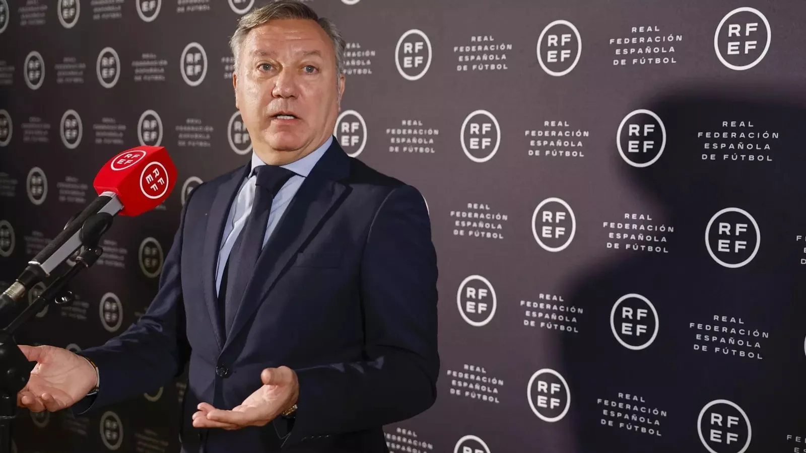 RFEF pour remplacer le chef de l’arbitre de la Liga suite aux plaintes