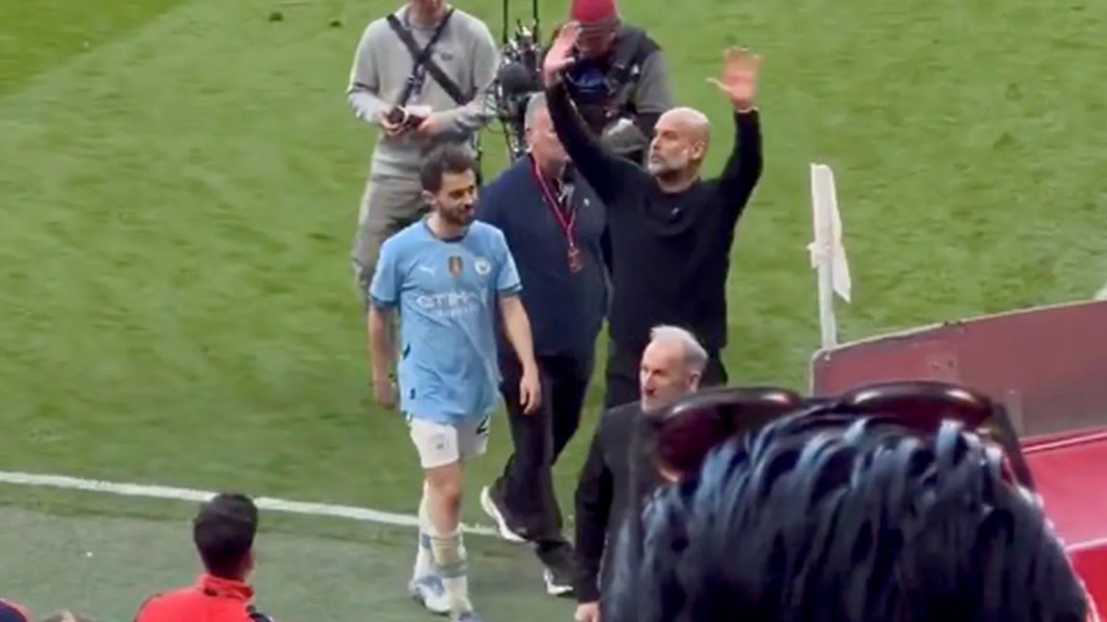 «  La plus divertissante du jeu  » – Pep Guardiola en réaction emblématique à un chant controversé des fans de l’homme UTD