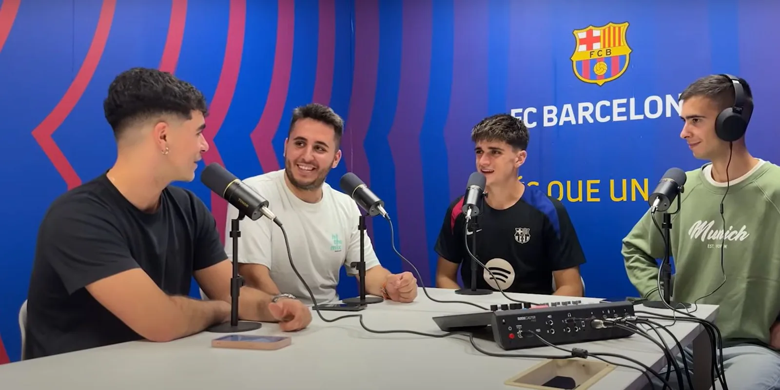 La starlette de Barcelone révèle le DJ du vestiaire et la chanson d’arrivée la plus drôle
