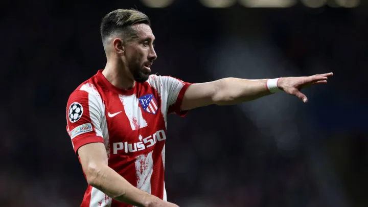 L’ancien milieu de terrain de l’Atletico Madrid quitte le club actuel quelques jours après avoir craché sur l’arbitre