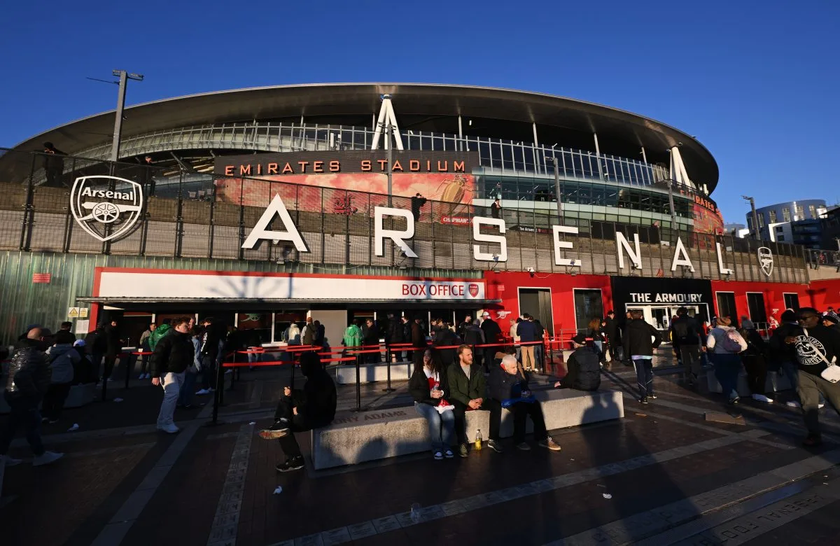 PSG pour déposer une affaire civile en réponse aux chants de singe après le jeu Arsenal