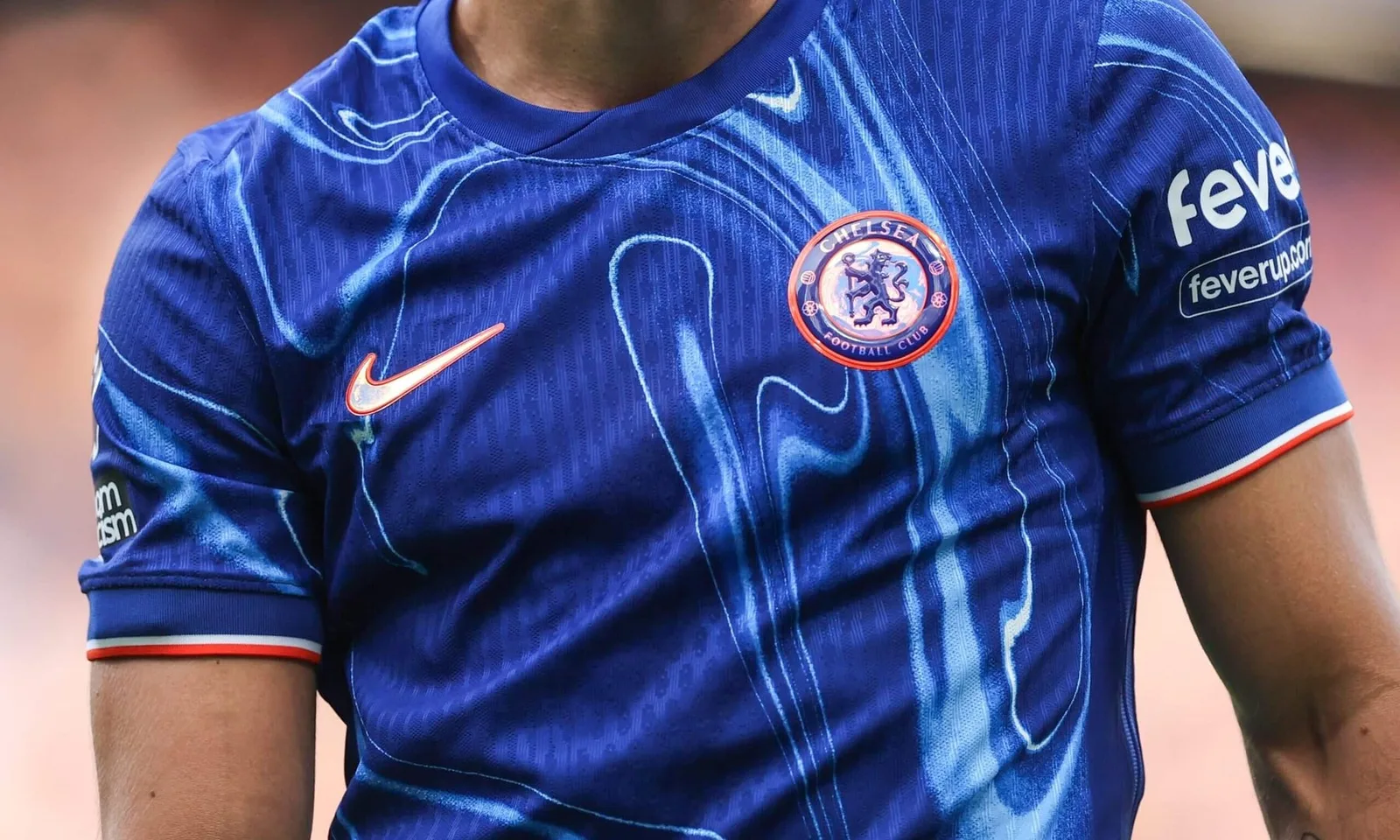 Pourquoi Chelsea a maintenant un sponsor de chemise et qu’est-ce que Damac?
