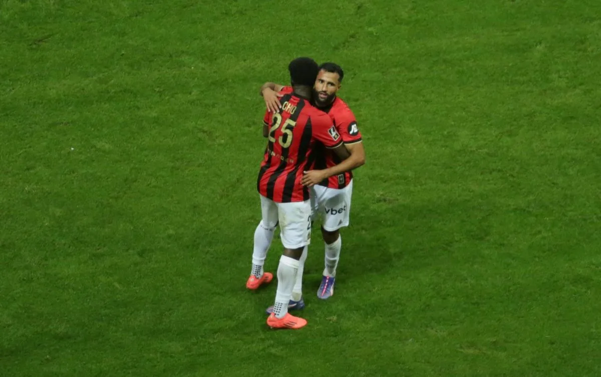 OFFICIEL | Ali Abdi étend un bon contrat