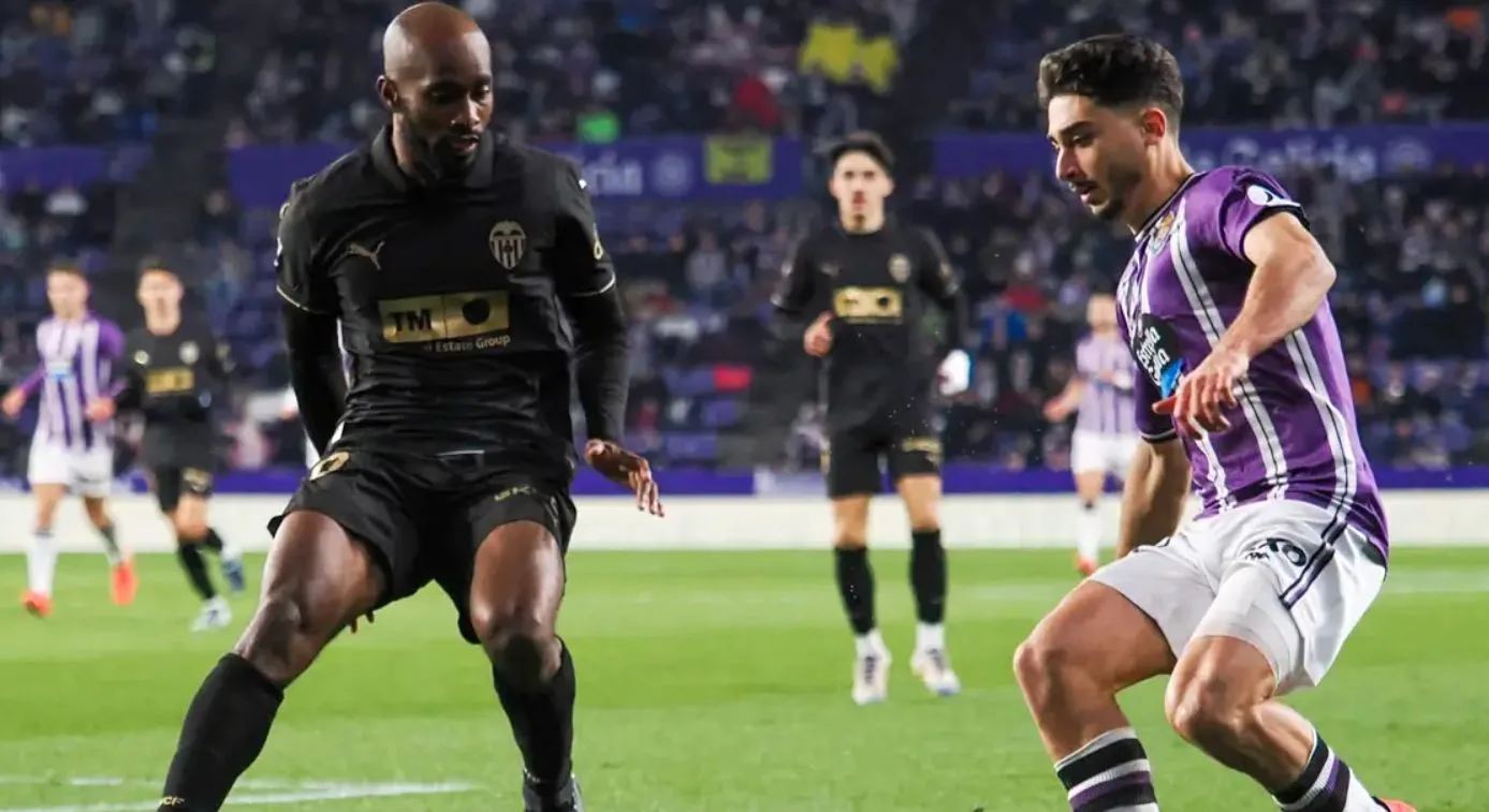 L’Ajax entame des pourparlers avec une star surveillée par Manchester City et Liverpool
