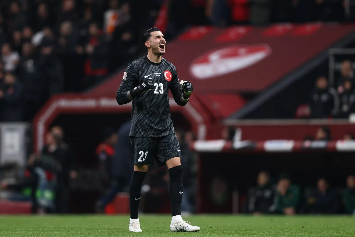 Monaco Rival Burnley dans la course pour signer Ugurcan Çakir de Trabzonspor
