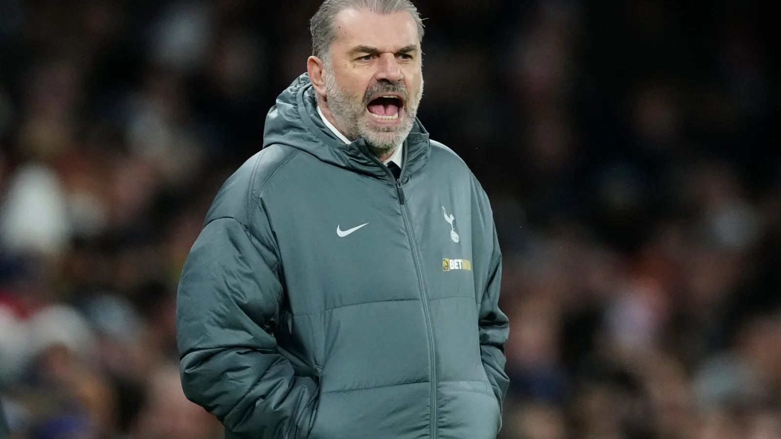 Tottenham « a reçu le feu vert pour recruter un gardien de but » et pourrait se tourner vers la star anglaise de 20 millions de livres sterling lors du transfert de janvier