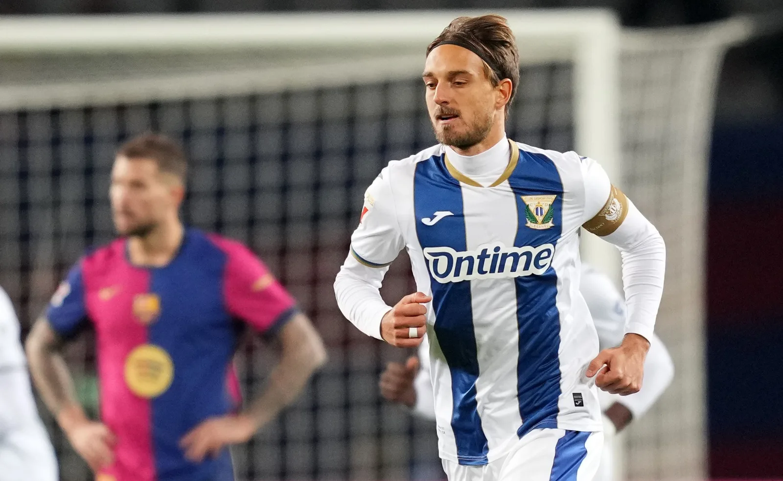 (REGARDER) Leganes prend la tête de la Liga à Barcelone